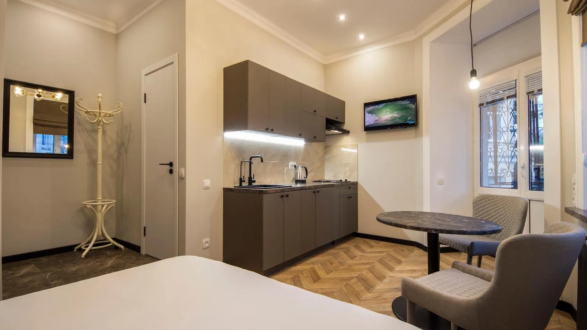 Self Check-In Apartments Maidan Area Kyiv Ukraine
