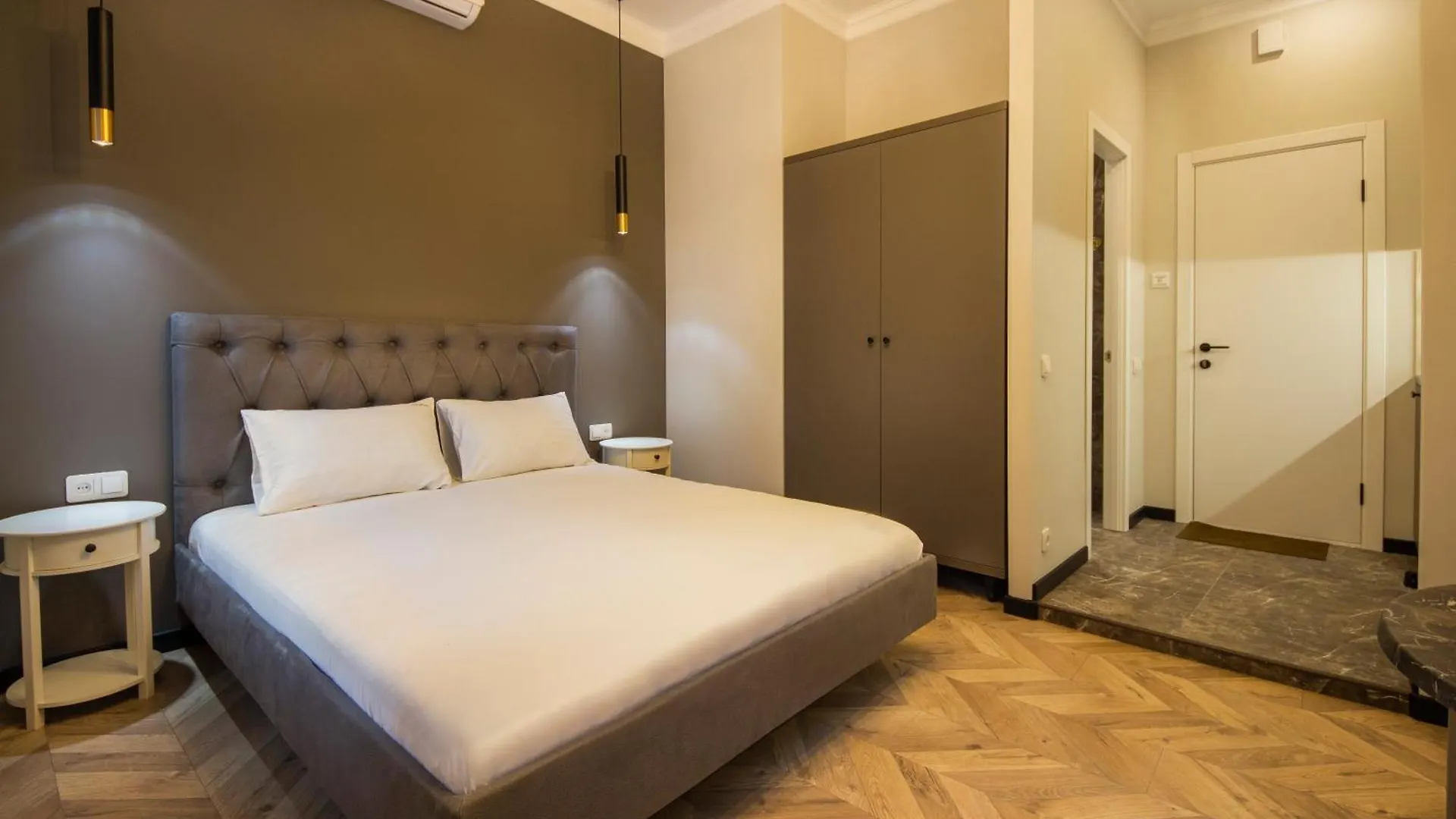 Self Check-In Apartments Maidan Area Kyiv