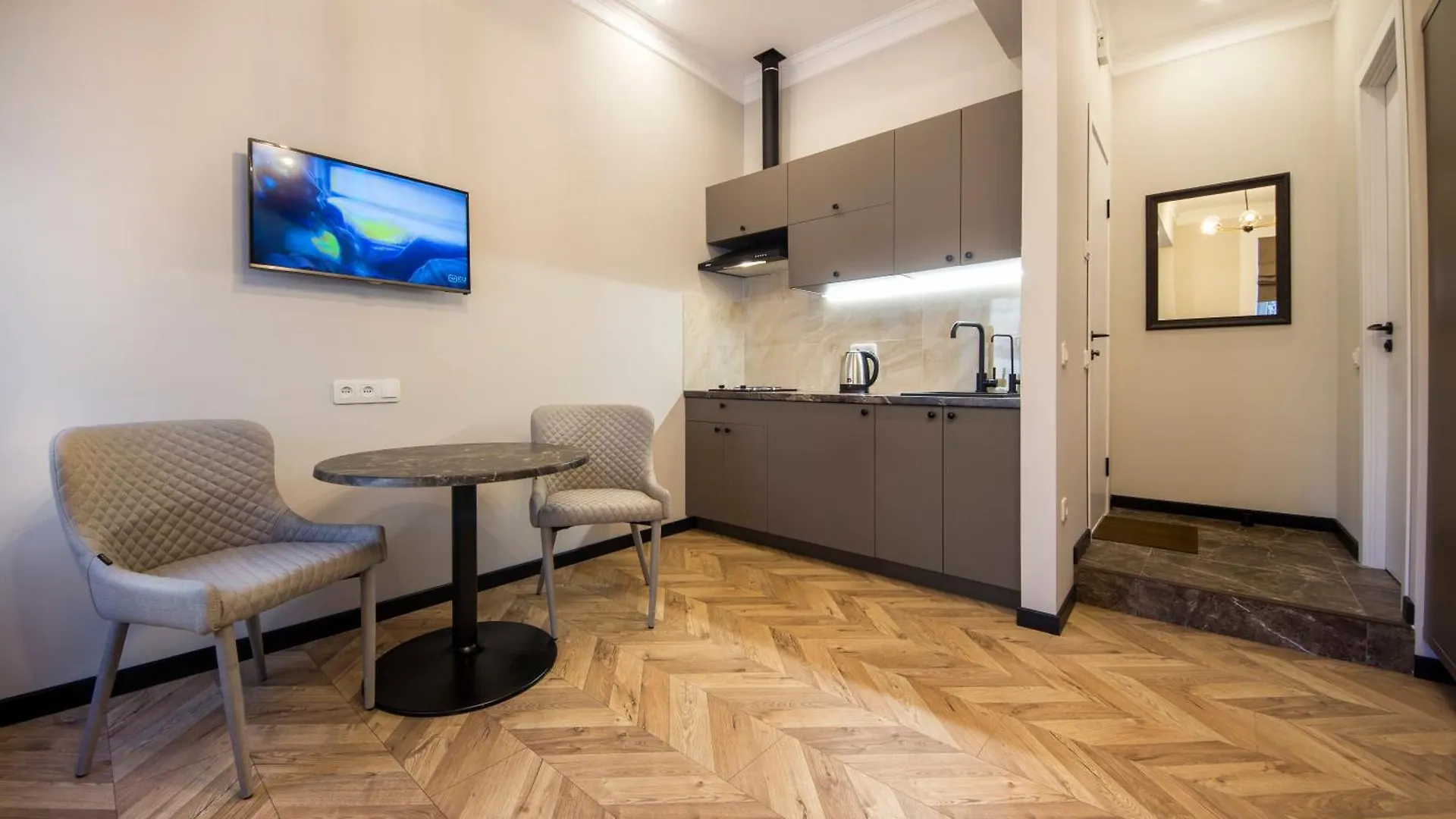 Self Check-In Apartments Maidan Area Kyiv