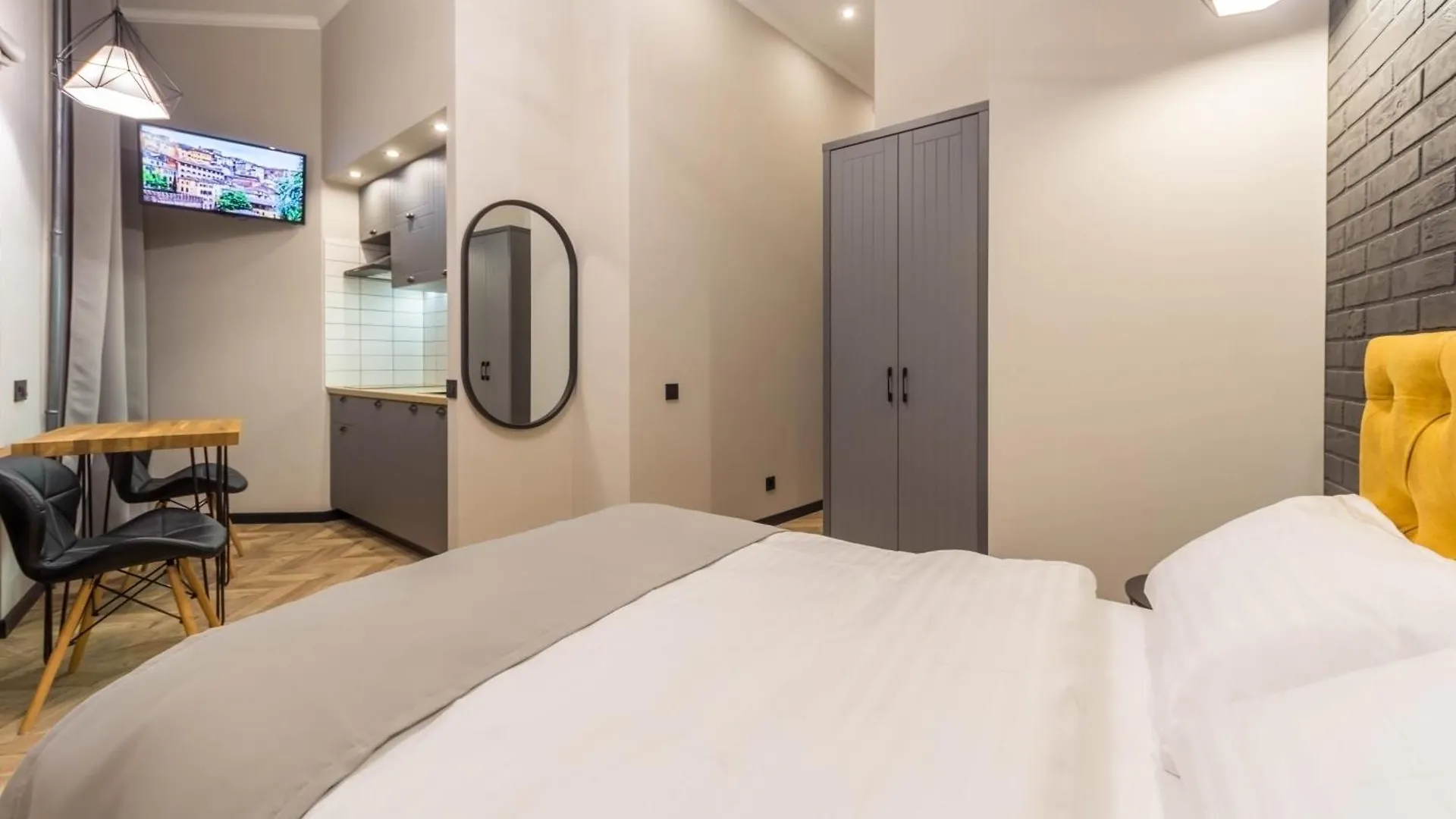 Self Check-In Apartments Maidan Area Kyiv