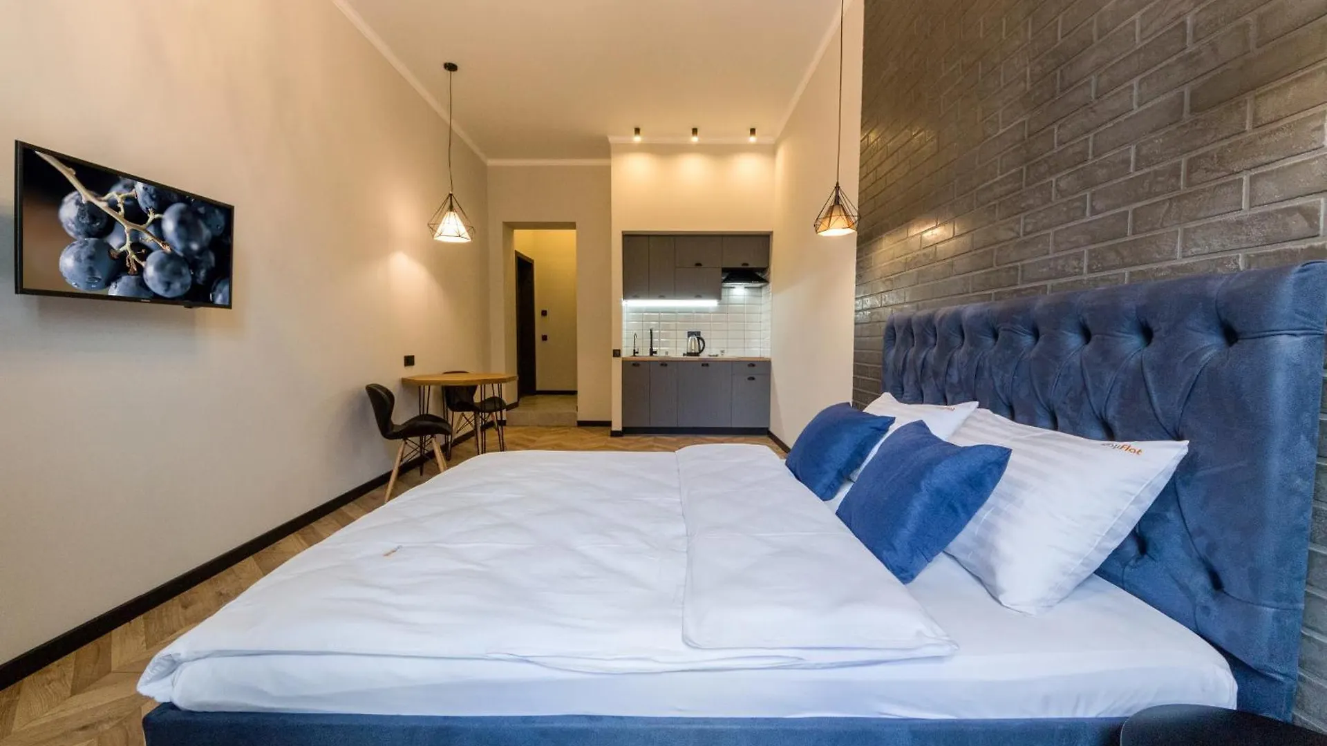 Self Check-In Apartments Maidan Area Kyiv