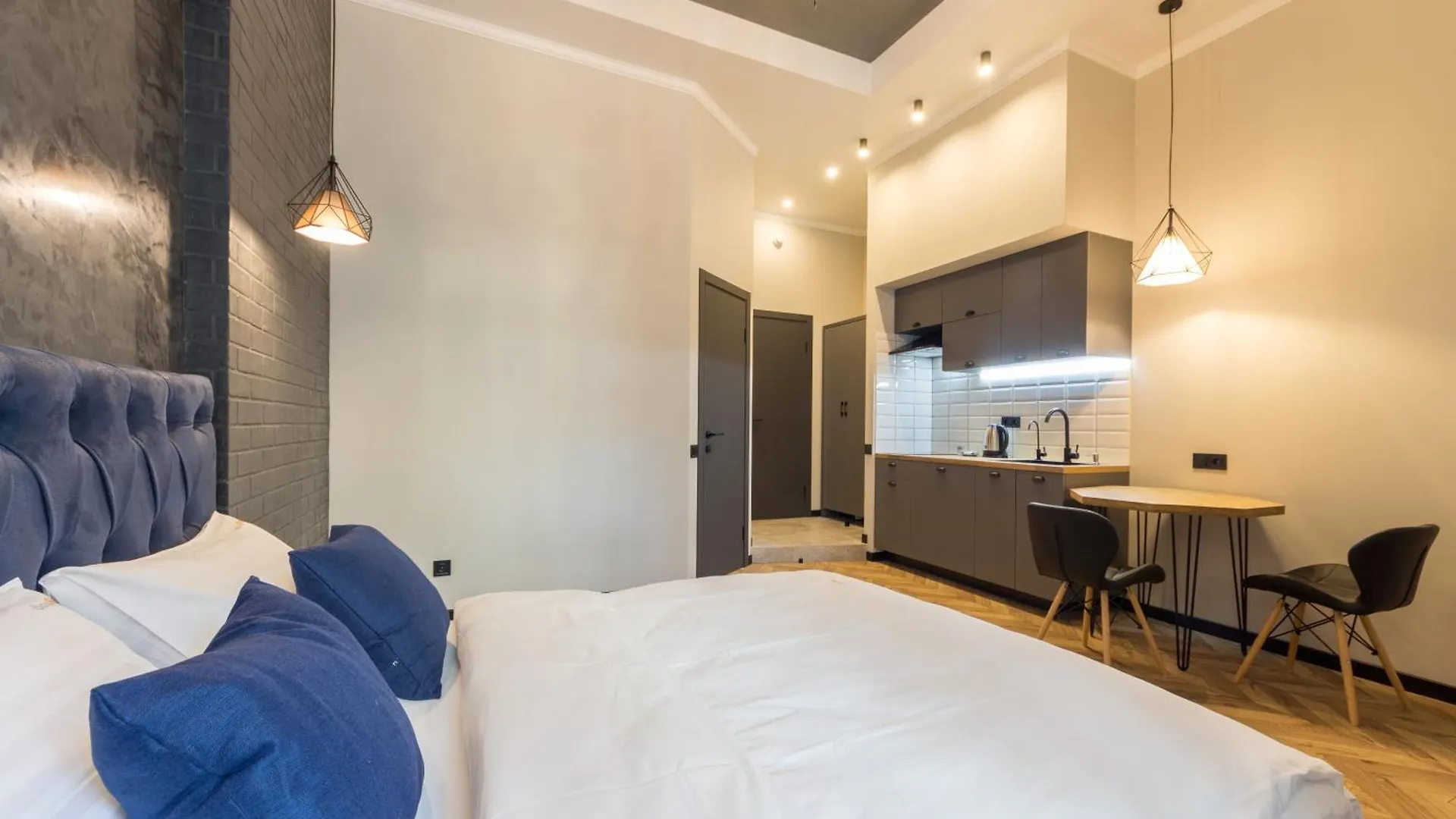 Self Check-In Apartments Maidan Area Kyiv