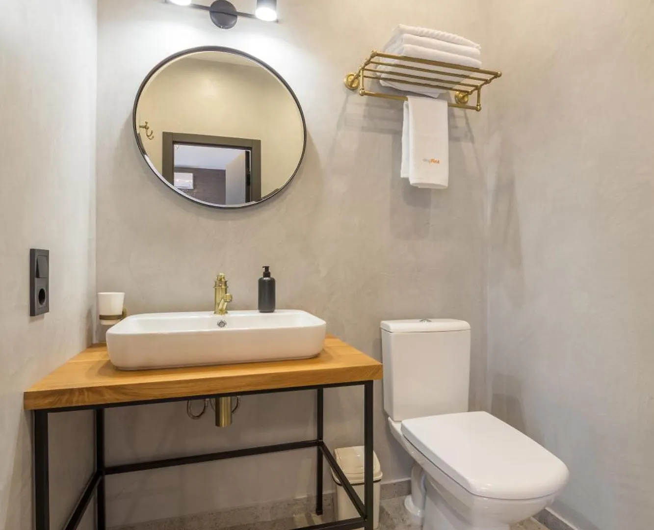 Self Check-In Apartments Maidan Area Kyiv