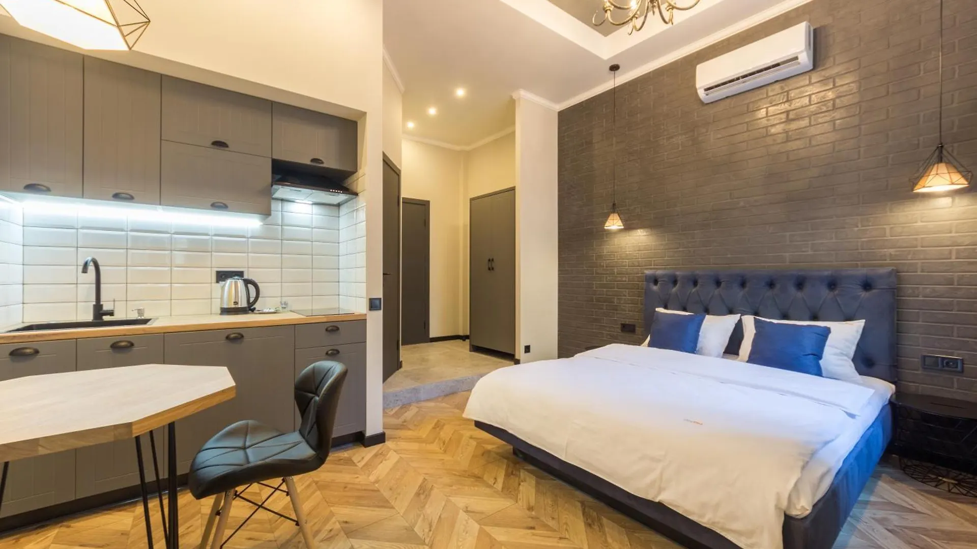 Self Check-In Apartments Maidan Area Kyiv